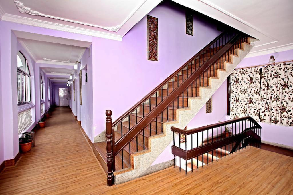 Hotel Ibni Kabeer Srīnagar Екстериор снимка