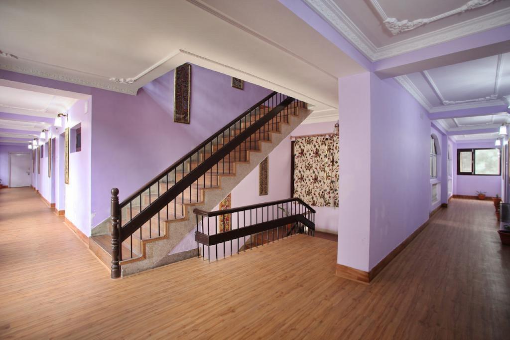 Hotel Ibni Kabeer Srīnagar Екстериор снимка